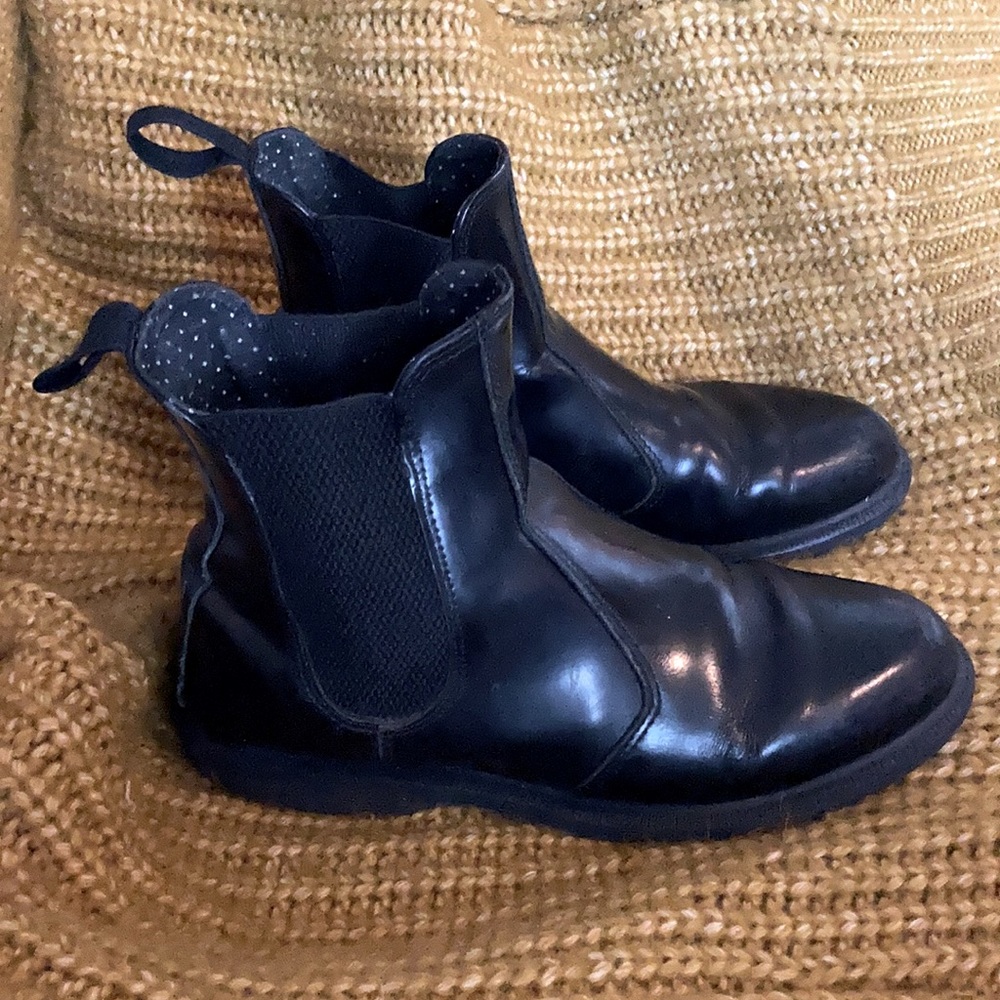 EUC Doc Martens Black Flora Chelsea Boots